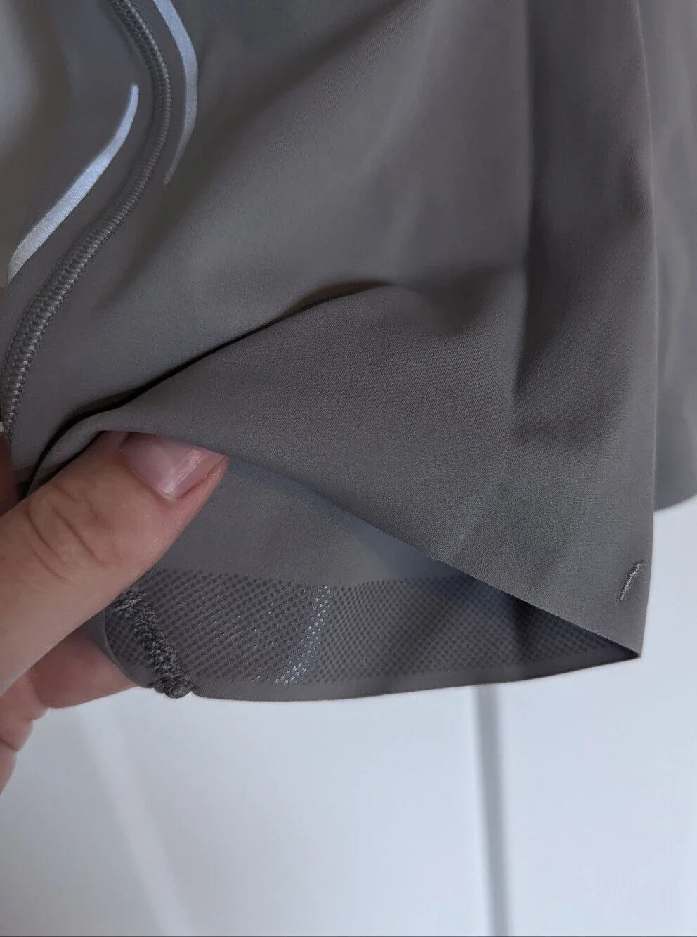Lululemon Base Pace Reflective 8